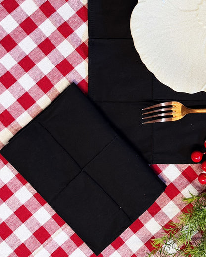 Squared Napkins [in black]